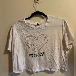 White globe print crop top